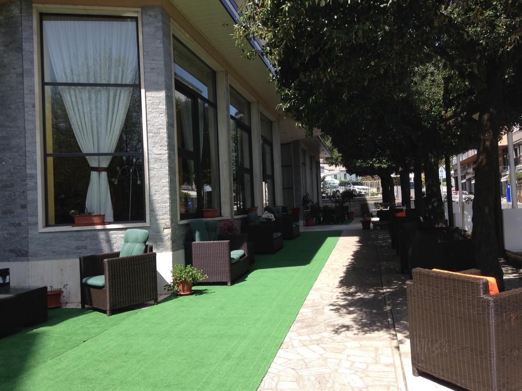 Hotel Mediterraneo Chianciano Terme Ngoại thất bức ảnh
