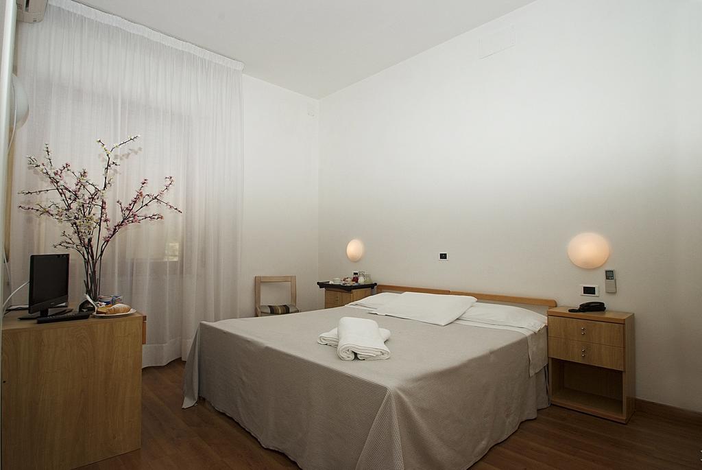 Hotel Mediterraneo Chianciano Terme Phòng bức ảnh