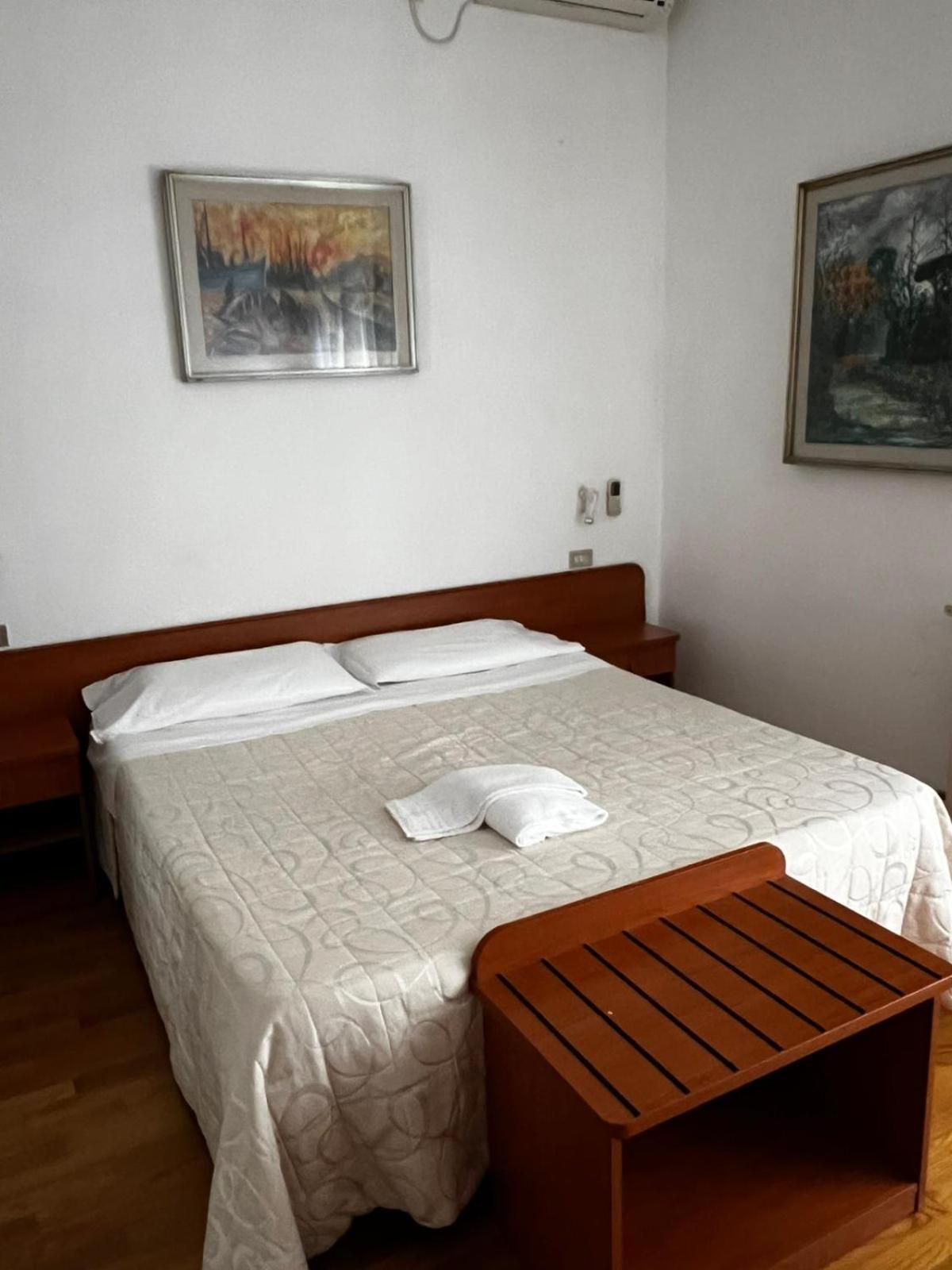 Hotel Mediterraneo Chianciano Terme Ngoại thất bức ảnh